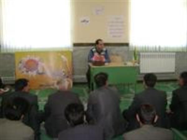 برگزاری جلسه آموزشی پدیکولوزیس درشهرستان گیلانغرب