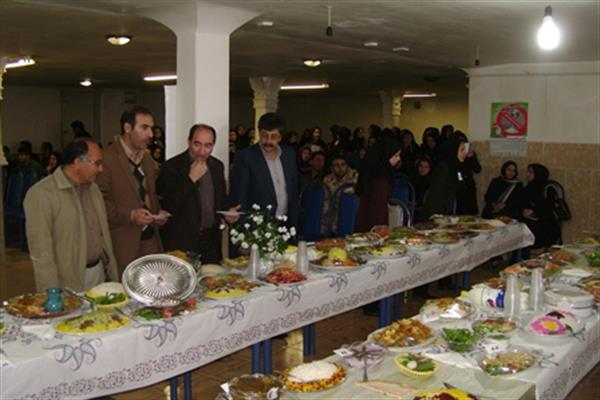 برگزاری همایش تغذیه وجشنواره غذای سالم در شهرستان گیلانغرب