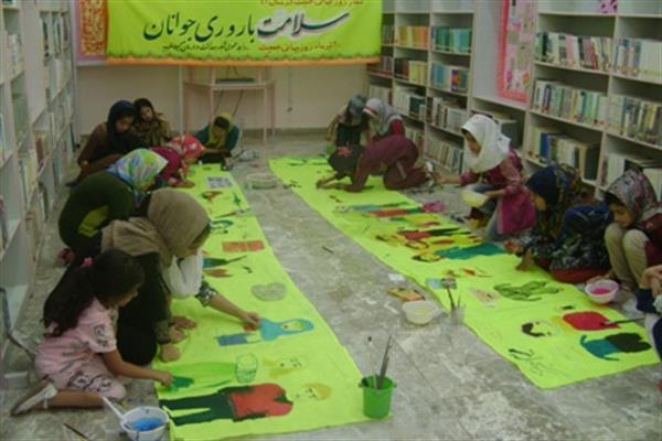 برگزاری مسابقه نقاشی متری کودکان عضو کانون پرورش فکری  به مناسبت هفته جمعیت با همکاری مرکز بهداشت گیلانغرب