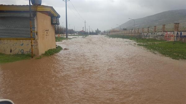 تخریب قسمتی از دیوار بیمارستان الزهراء(س) در اثر بارندگی های اخیر در شهرستان گیلان غرب