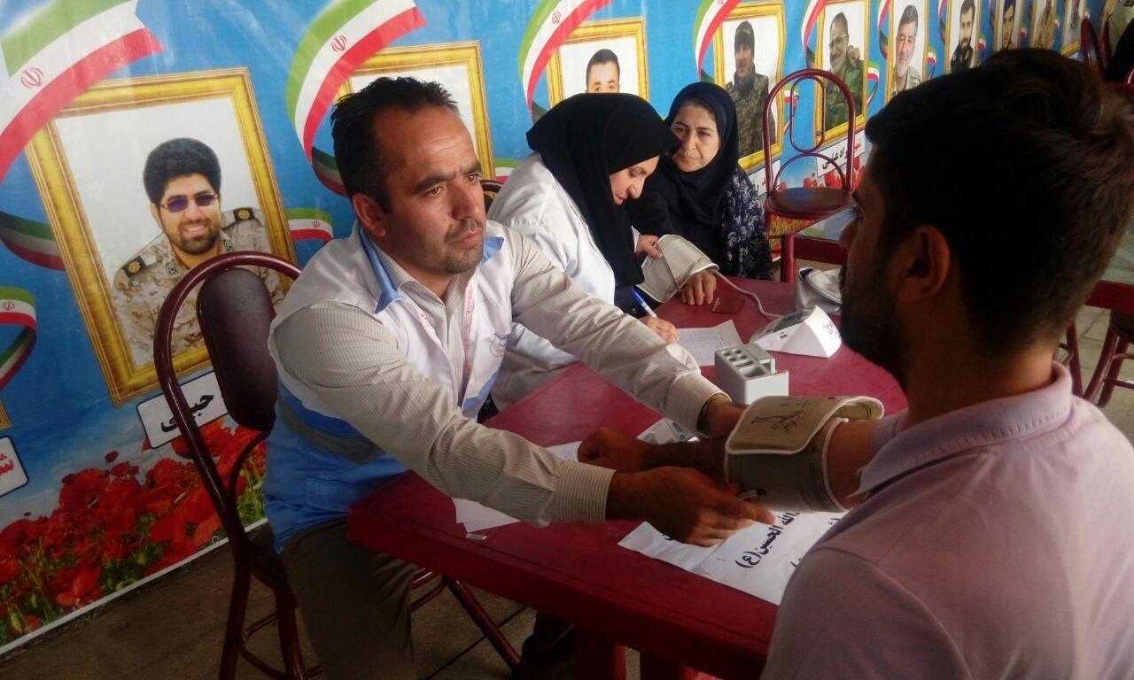 سنجش فشار خون زوار اربعین حسینی