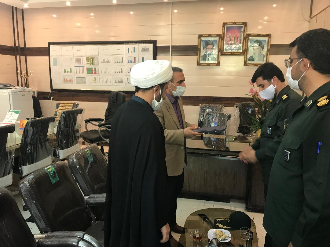 تقدیر فرماندهی سپاه شهرستان گیلانغرب از مدیر و معاون بهداشتی شبکه بهداشت شهرستان