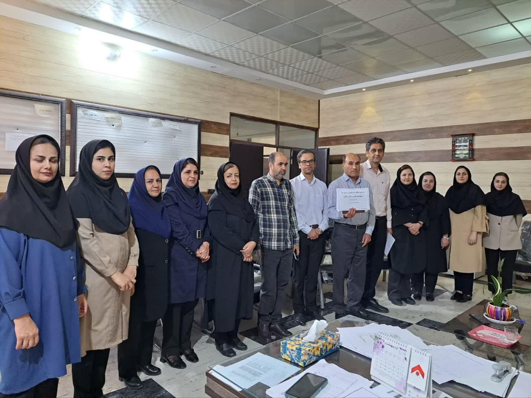 بررسی عملكرد ماماهای شهرستان گیلانغرب در زمینه غربالگری سرطان سینه ،سرویکس و کولورکتال